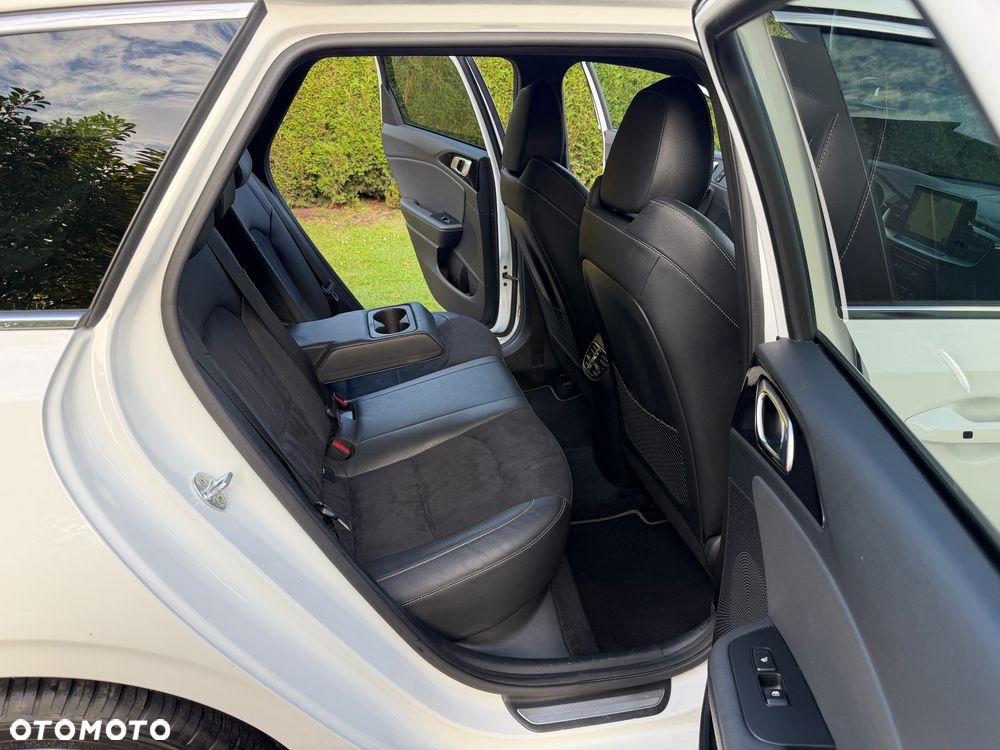 Kia Ceed 1.4 T-GDI OPF GT Line - 26