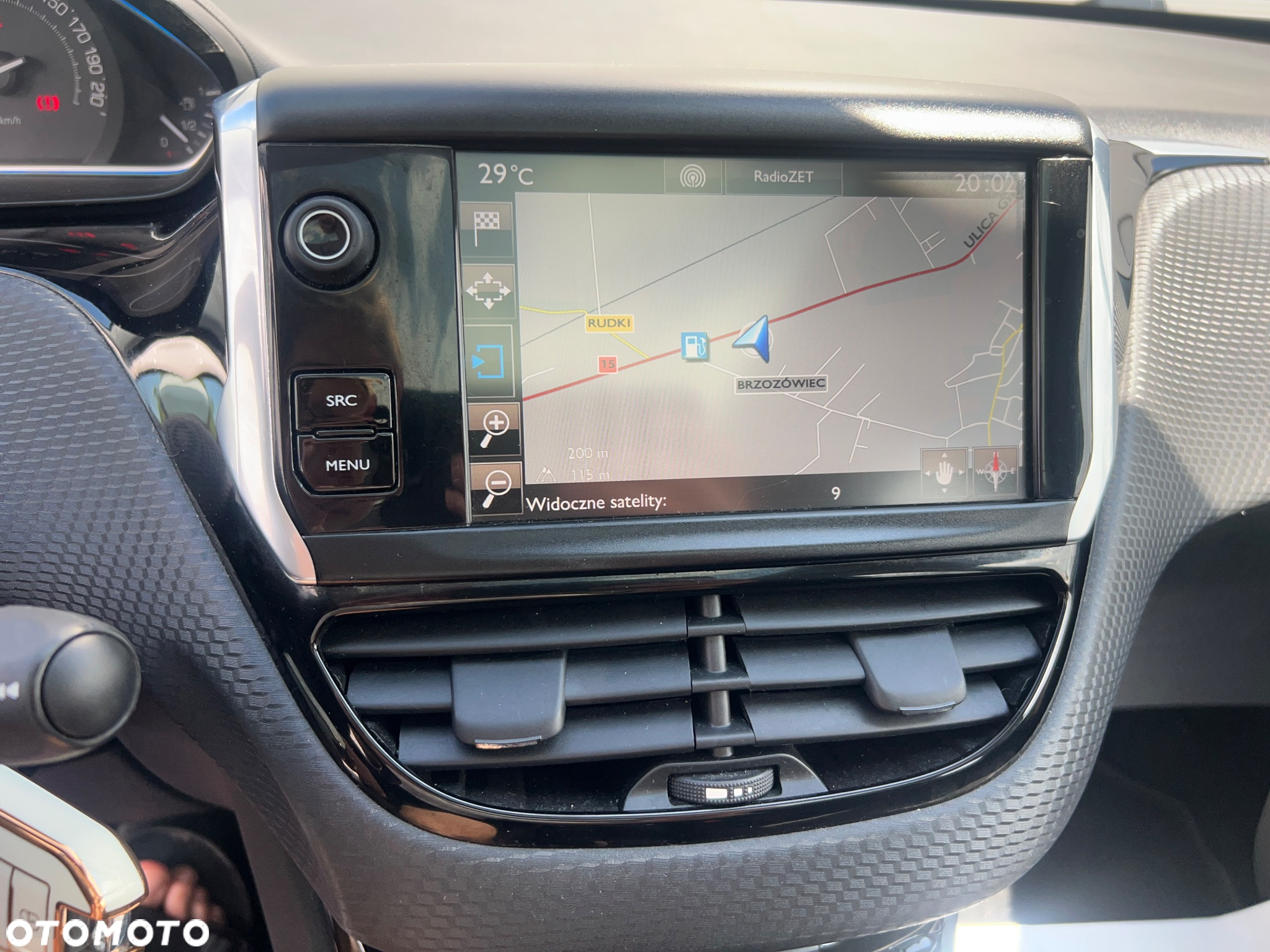 Peugeot 2008 1.2 Pure Tech Allure S&S - 21
