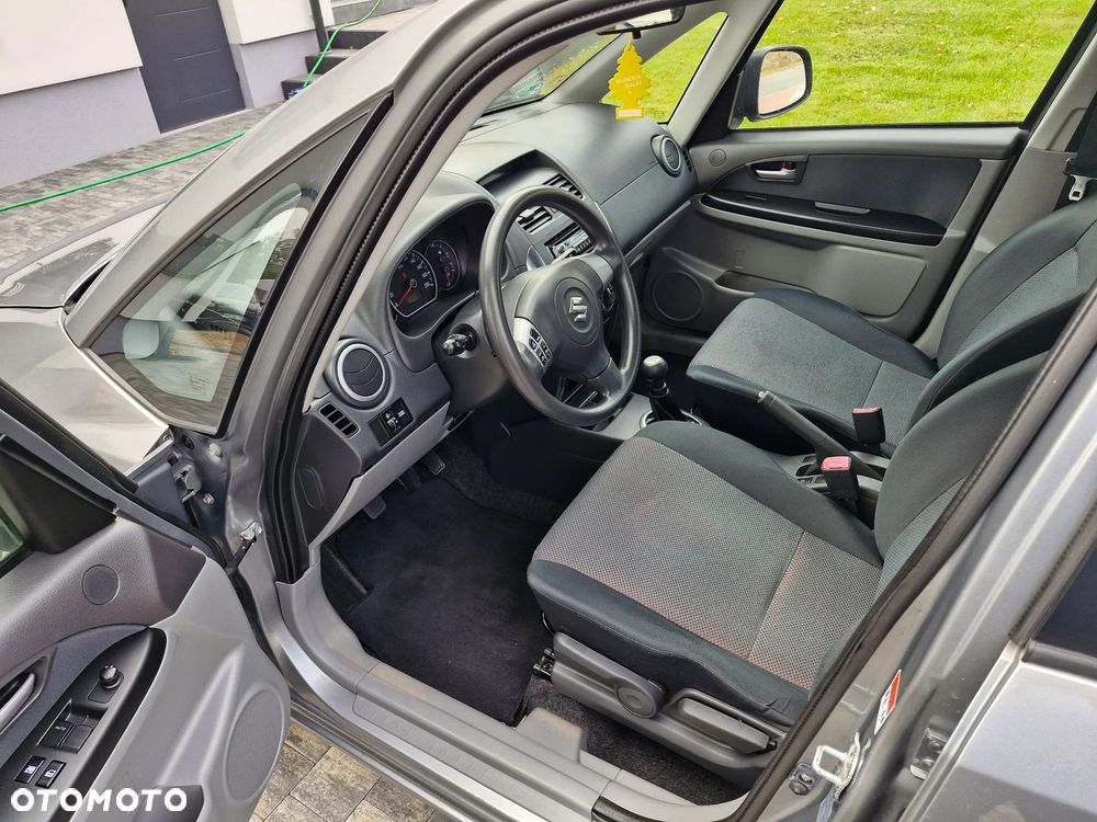 Suzuki SX4 - 10