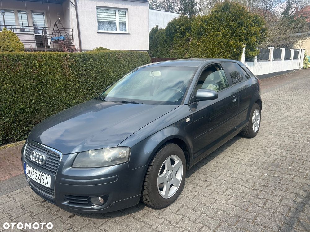 Audi A3 3-drzwiowe 1.6 Attraction - 1