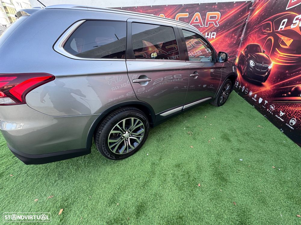 Mitsubishi Outlander 2.2 DI-D Instyle Navi 4WD - 15