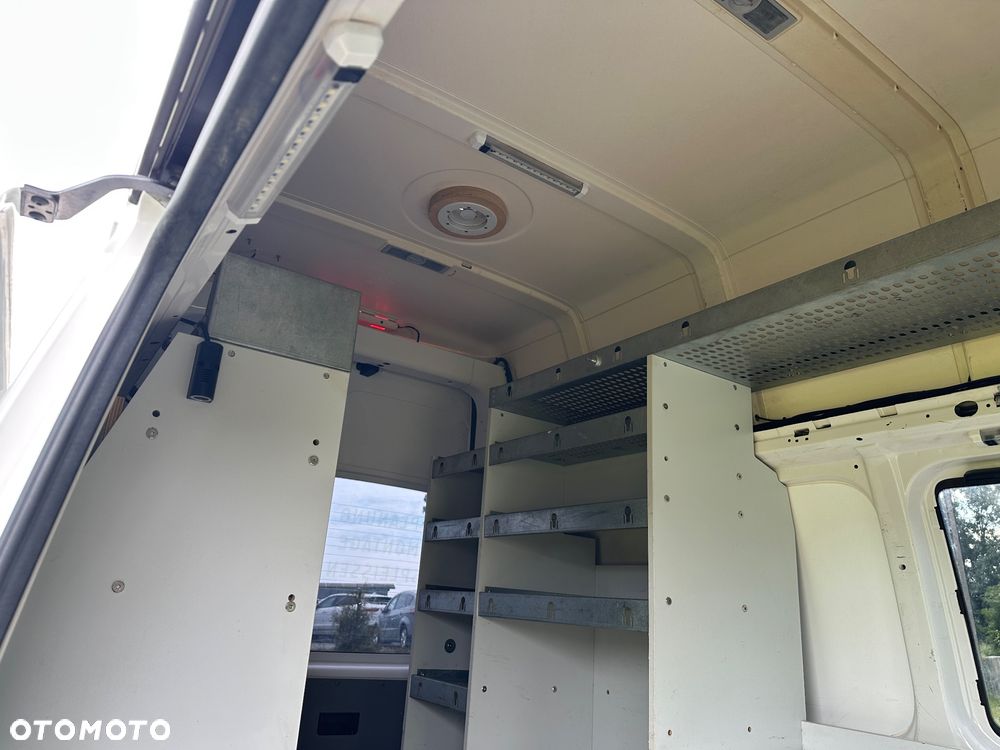Volkswagen Transporter - 13