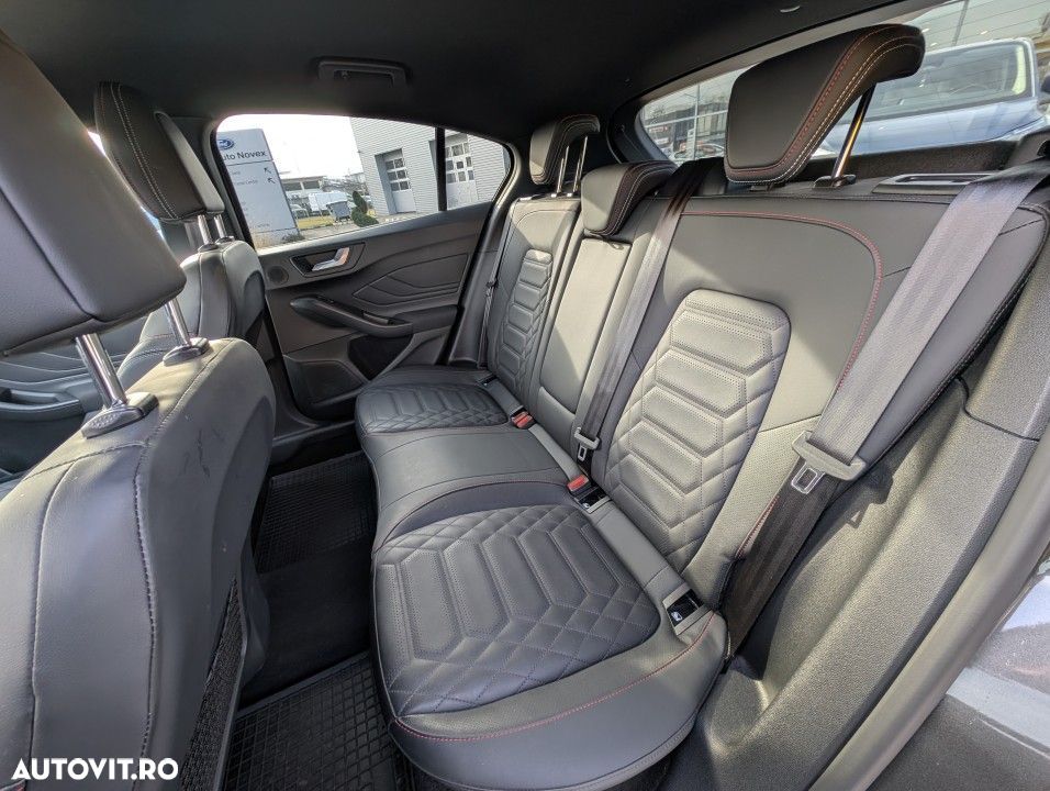 Ford Focus - 28