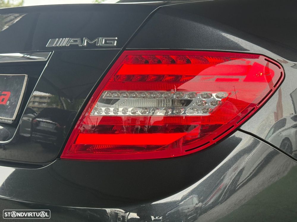 Mercedes-Benz C 220 BlueTEC AMG Line - 25