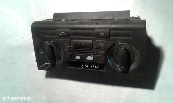 Panel nawiewu Audi A3 8P 8P0820043D
