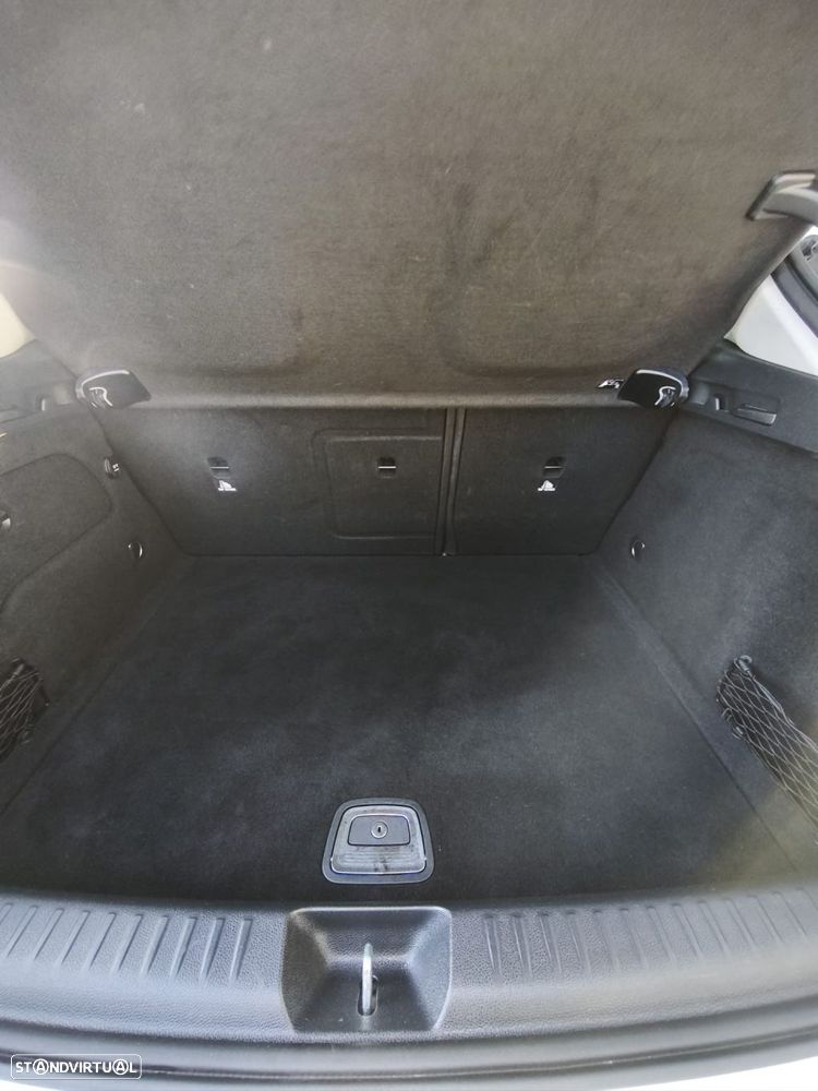 Mercedes-Benz GLA 180 CDI Urban - 11