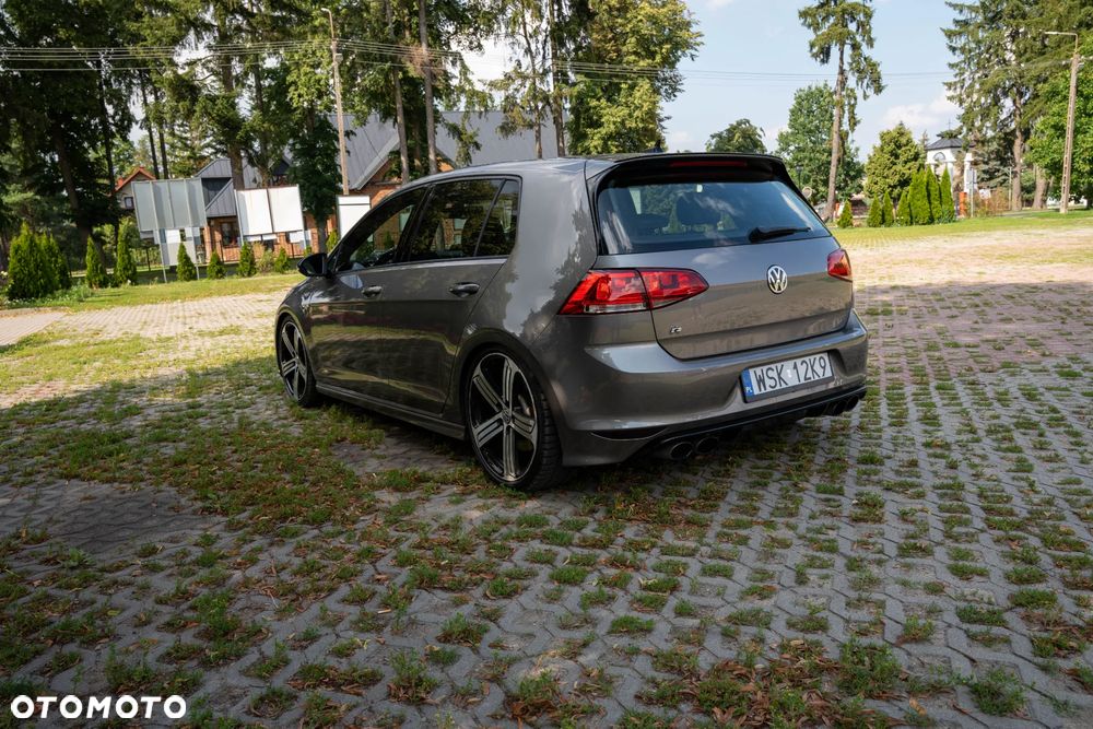 Volkswagen Golf - 10