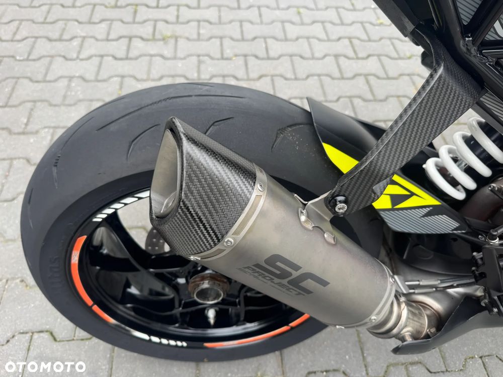 KTM Super Duke - 23