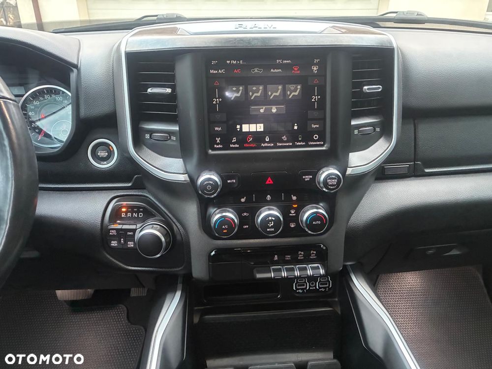 RAM 1500 5.7 Crew Cab Shortbed Bighorn Black - 28