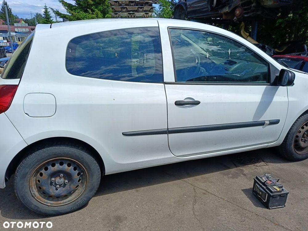 RENAULT CLIO III LIFT 3D BŁOTNIK TYŁ LEWY PRAWY 2013r - 1