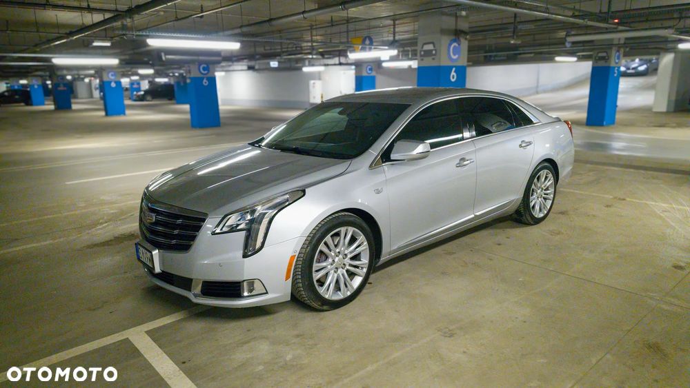 Cadillac XTS - 1
