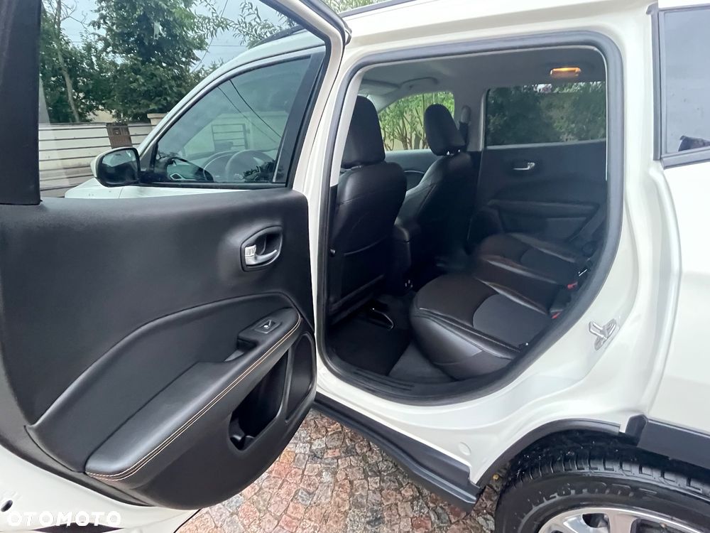 Jeep Compass 1.4 TMair Limited FWD S&S - 38