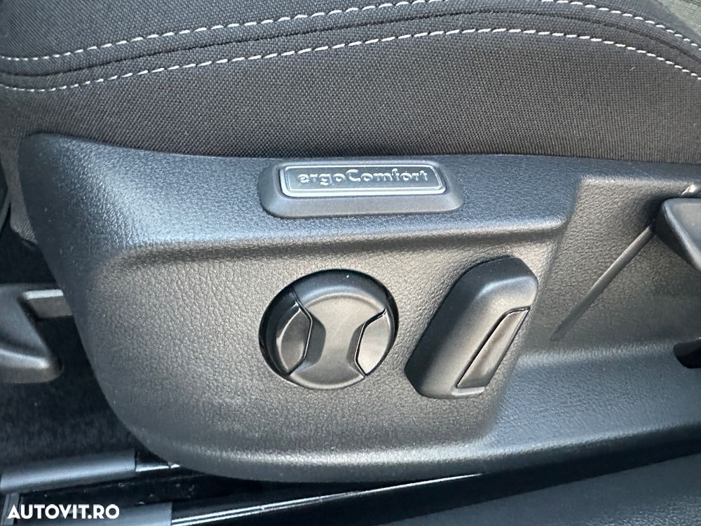 Volkswagen Passat - 12