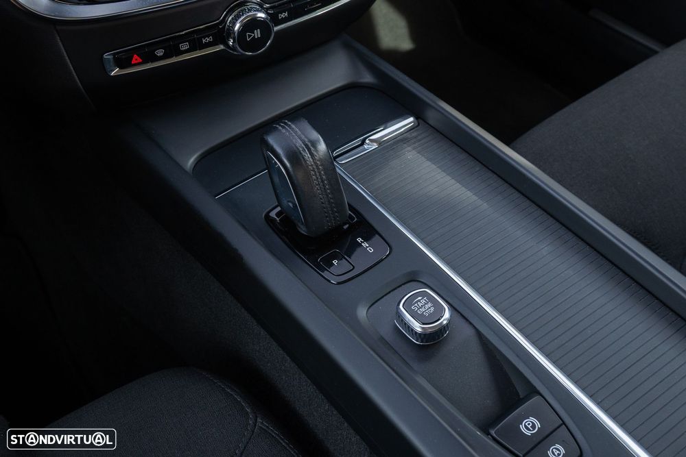 Volvo V60 2.0 B4 Essential Auto - 18