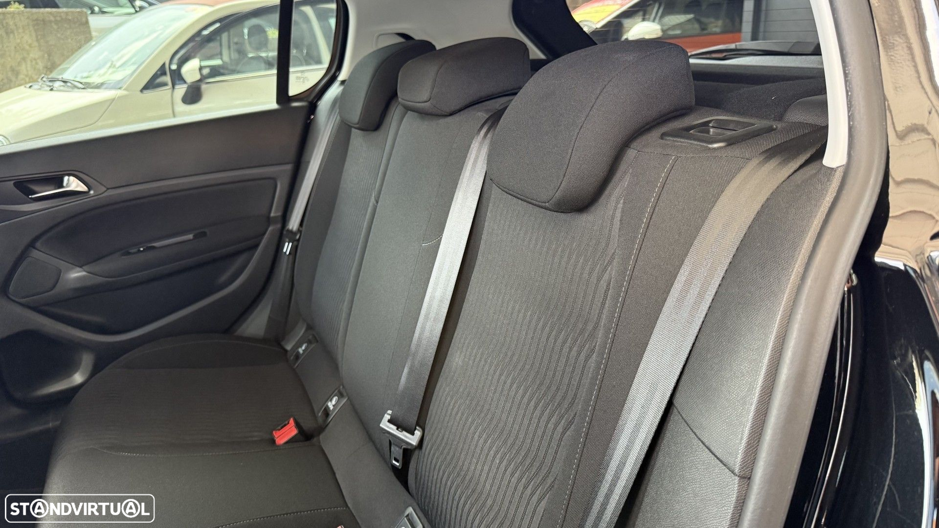 Peugeot 308 1.2 PureTech Allure J17 - 29