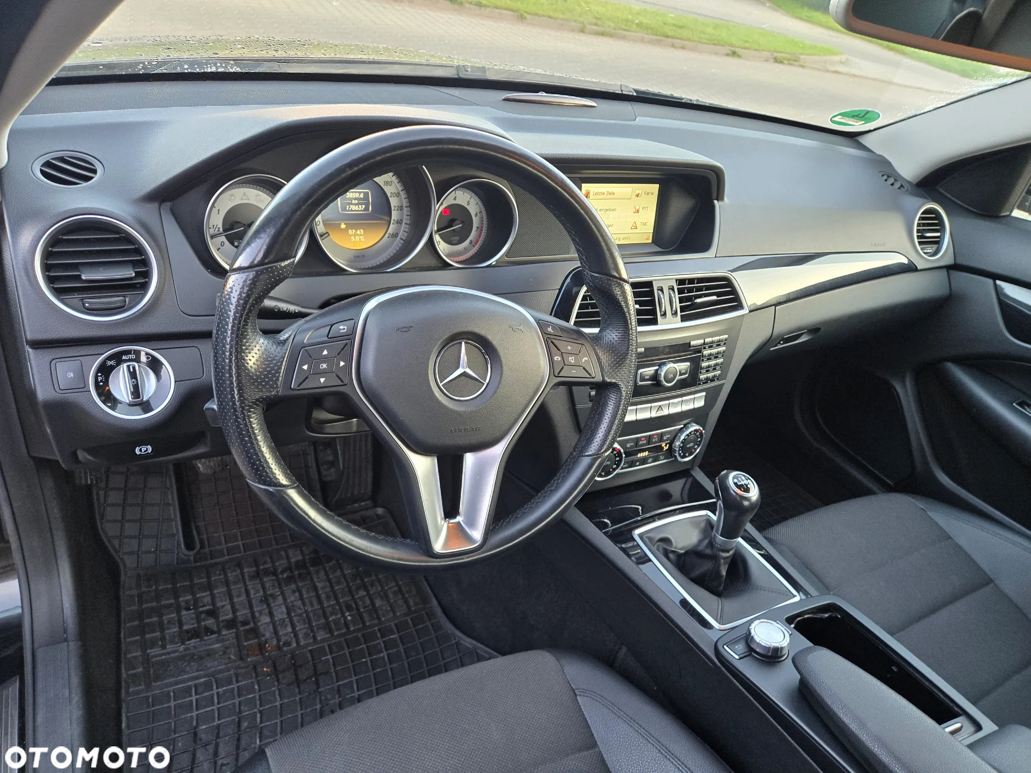 Mercedes-Benz Klasa C 180 Coupe BlueEFFICIENCY - 22