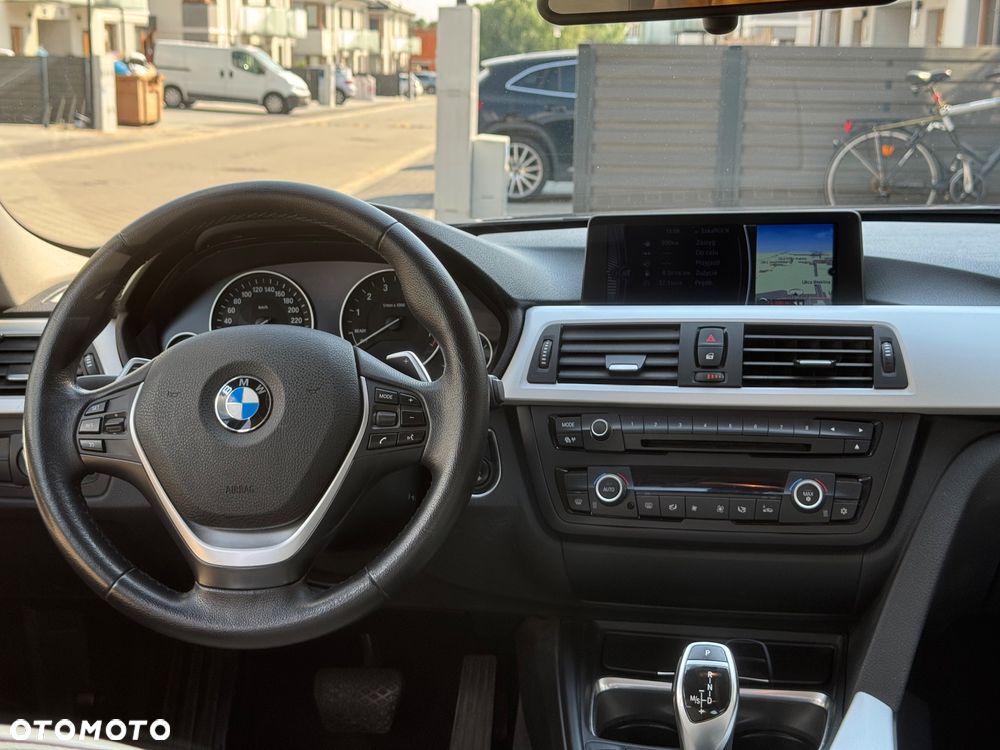 BMW Seria 3 320i Sport-Aut - 6