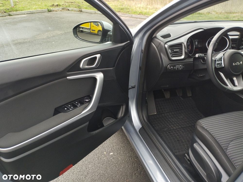 Kia Ceed 1.5 T-GDI M - 10