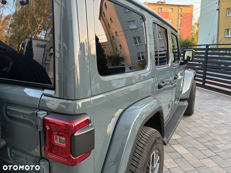 Jeep Wrangler - 4