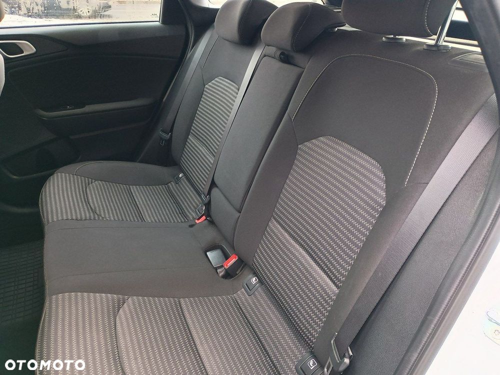 Kia Ceed 1.5 T-GDI M - 13