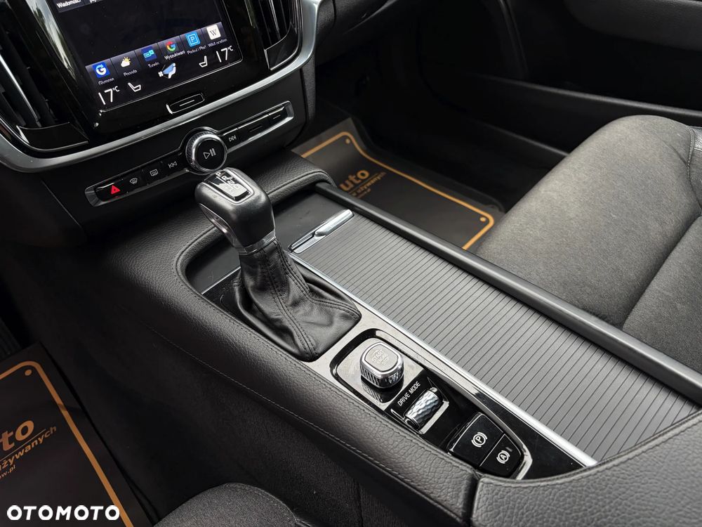 Volvo V90 D4 Geartronic Momentum Pro - 31