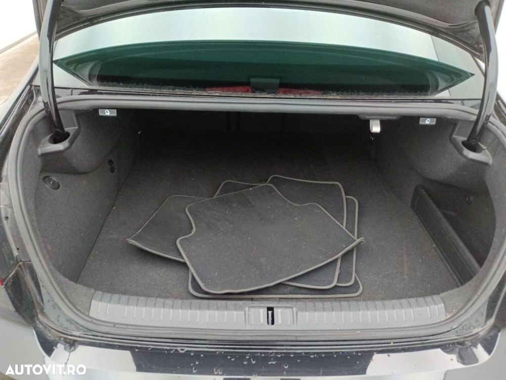 Volkswagen Passat - 8