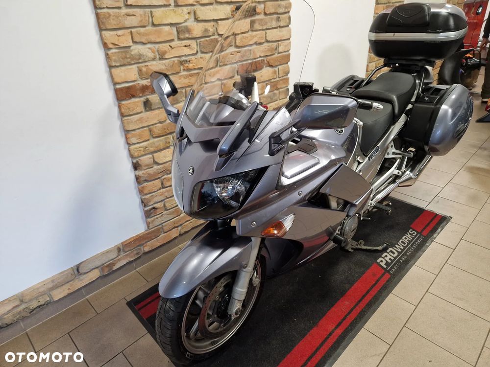 Yamaha FJR - 21