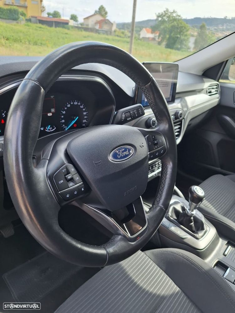 Ford Focus 1.0 EcoBoost Active - 11