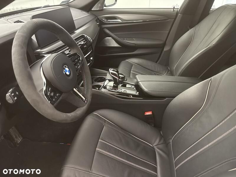 BMW Seria 5 530i mHEV - 11