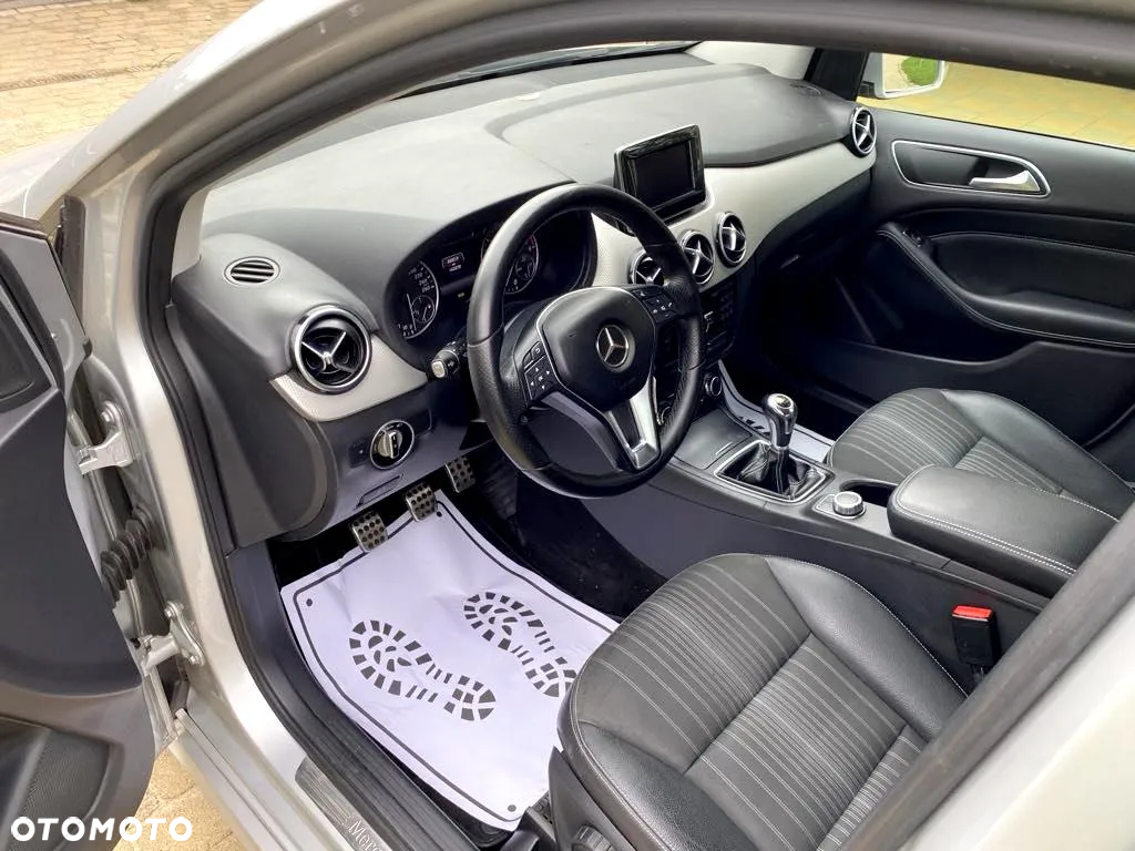 Mercedes-Benz Klasa B 200 CDI - 31
