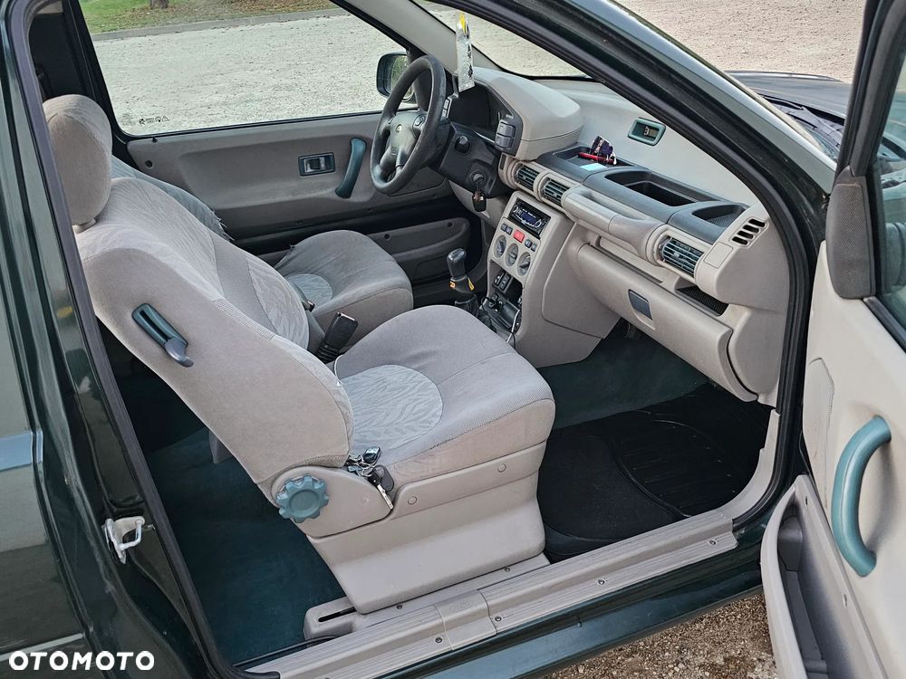 Land Rover Freelander 2.0 D - 8