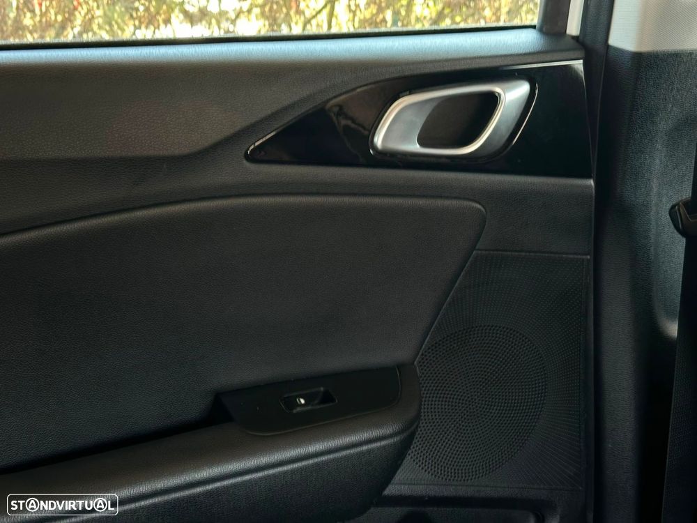 Kia XCeed 1.6 GDi PHEV Tech - 12