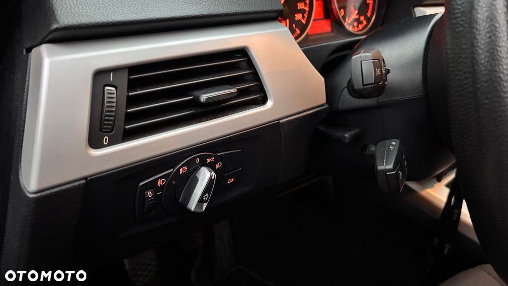 BMW Seria 3 316d - 13
