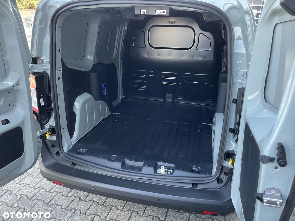 Ford Transit Courier Van blaszak - 11
