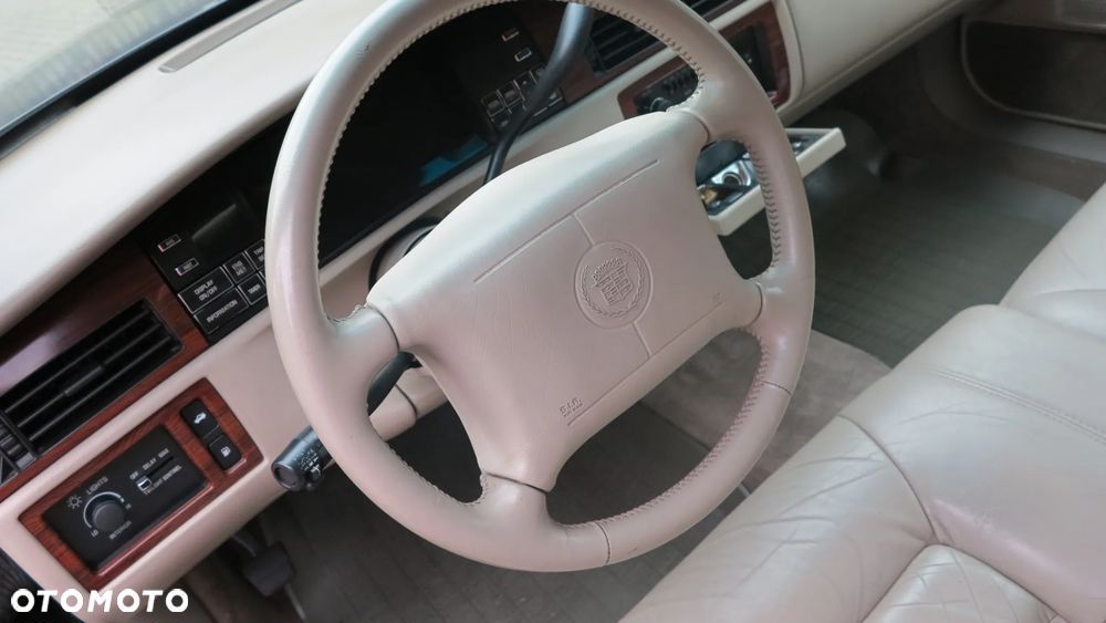 Cadillac Deville - 9