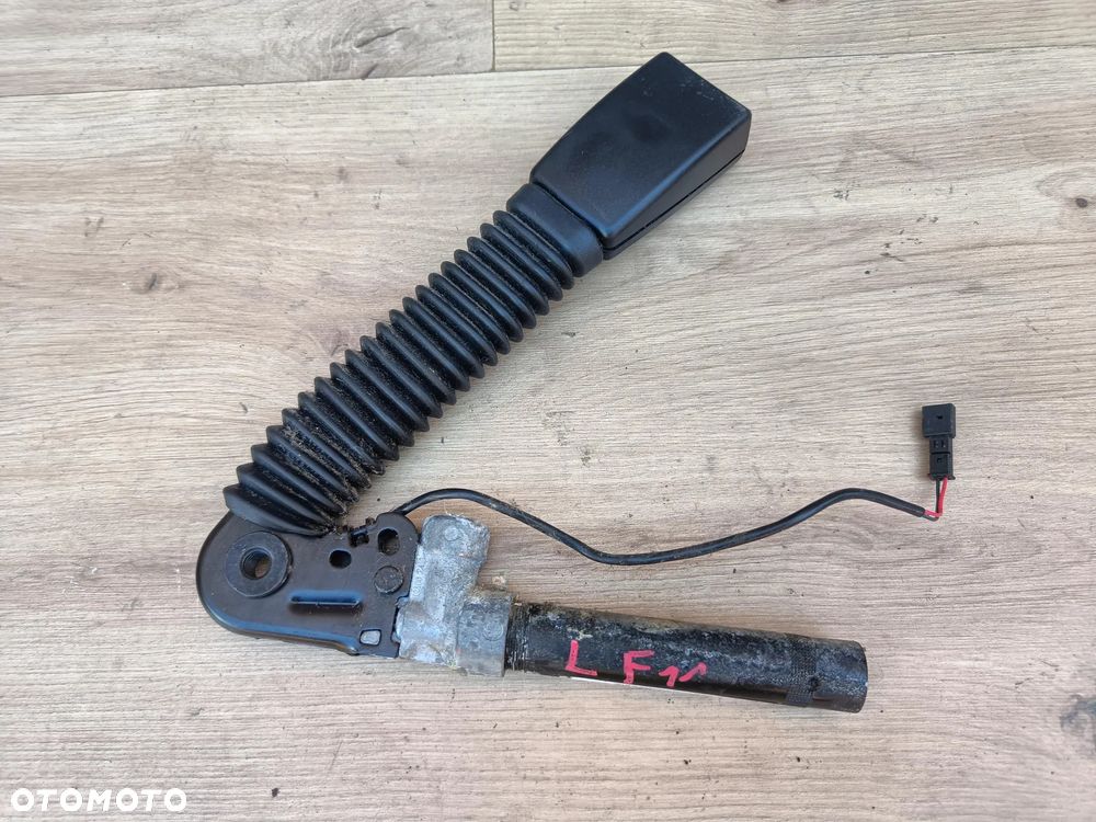 BMW F10 F11 NAPINACZ PASA LEWY PRZÓD PRZEDNI KIEROWCY - 2