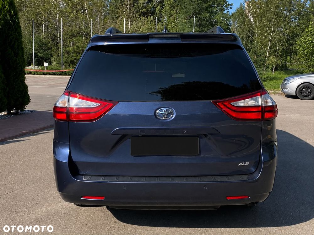 Toyota Sienna 3.5 V6 - 6