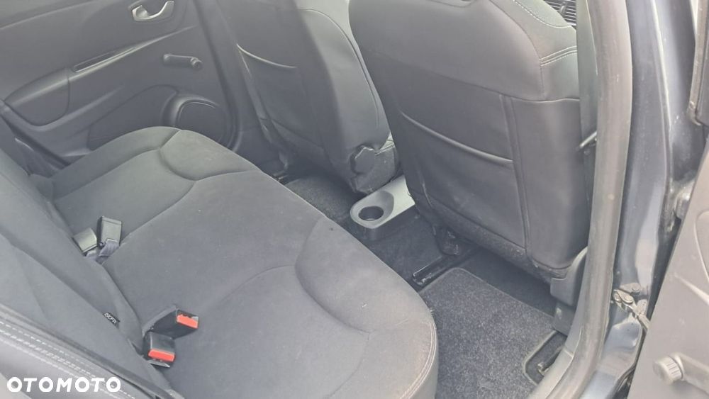 Renault Clio - 10