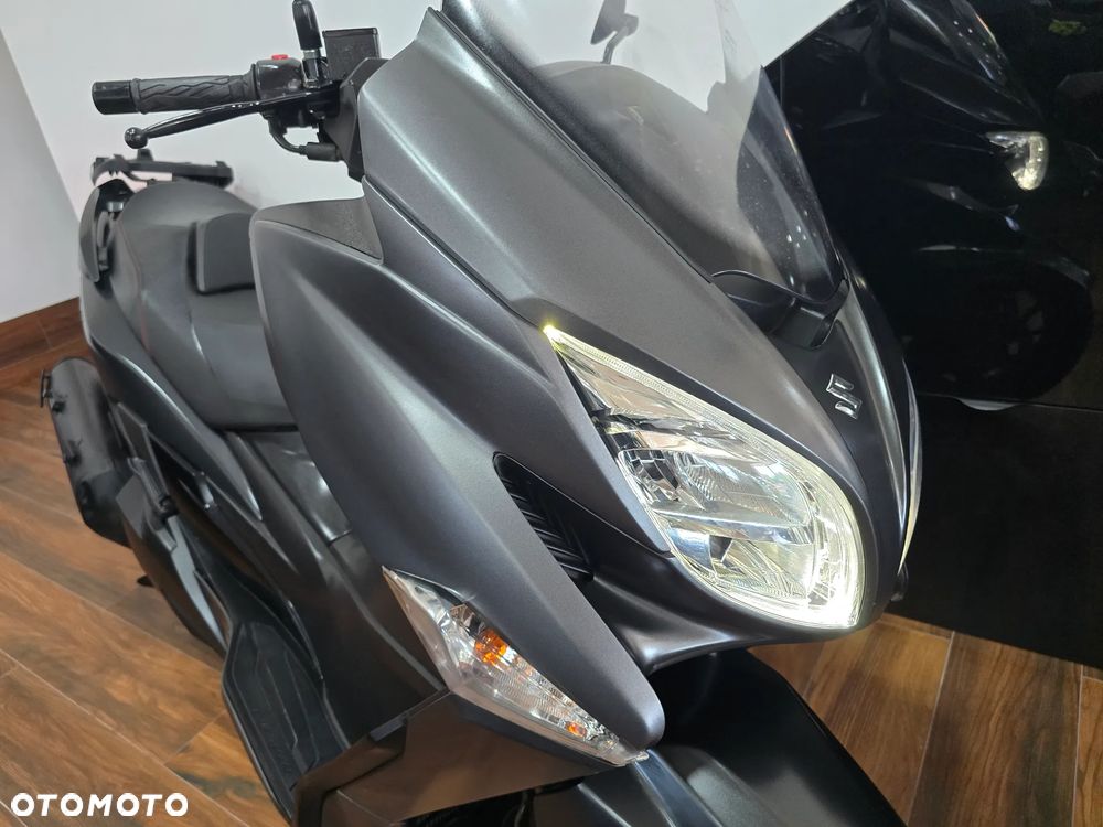 Suzuki Burgman - 22