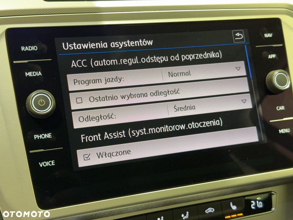 Volkswagen Passat 2.0 TDI SCR Comfortline - 35