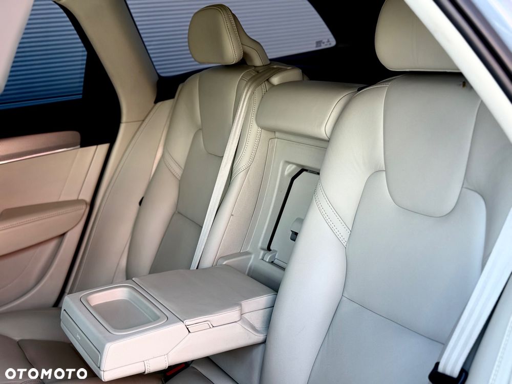 Volvo V90 Cross Country D5 AWD - 26