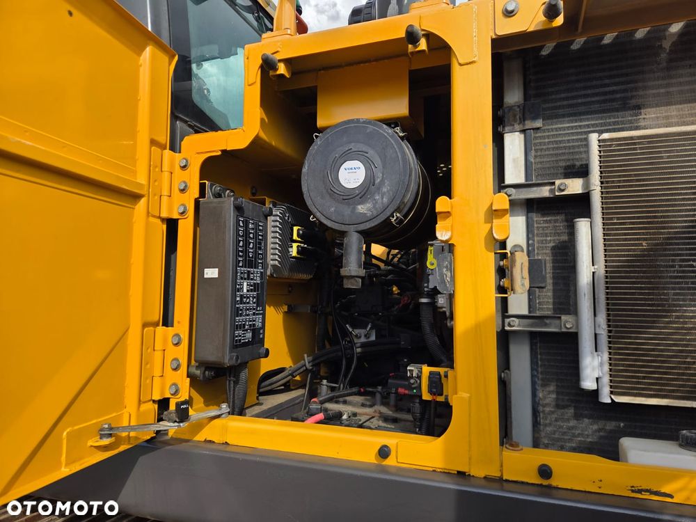 Volvo EC 220 E - 8