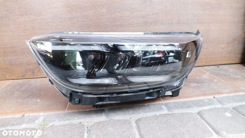 Lampa przednia lewa Kia Stonic Lift Ful Led - 1