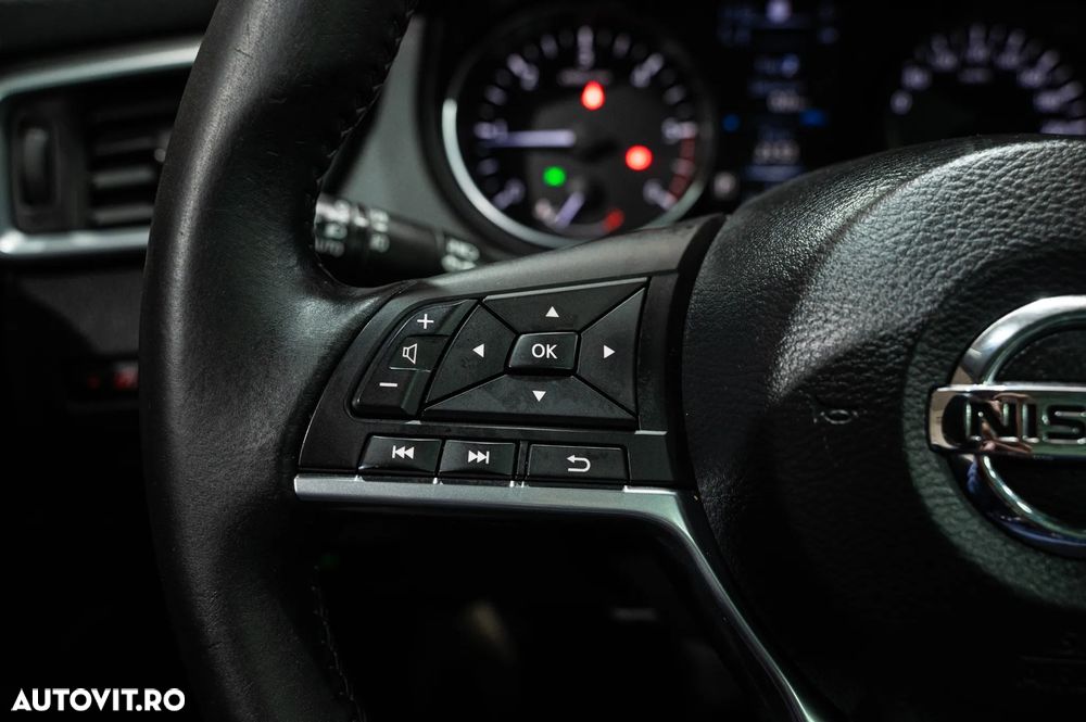 Nissan Qashqai 1.6 DCI Xtronic TEKNA - 20