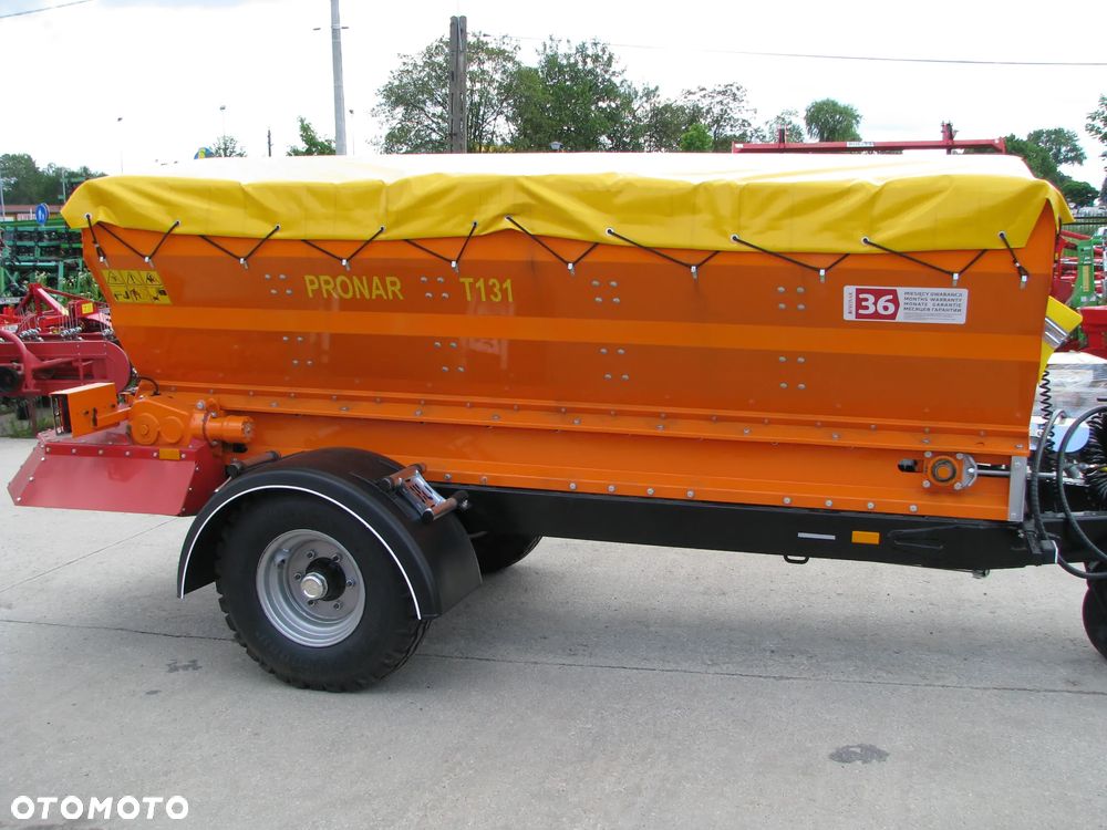Pronar Posypywarka T-130, T-131, T-132, Piaskarka, Solarka, Rozsiewacz wapna i nawozów RCW, Piaskarka komunalna, solarka rozsiewacz piasku soli KŁOS, Rozsiewacz komunalny N 065 POM Augustów, Pług odśnieżny prosty, łamany, strzałka Ursus, Inter-Tech, Pronar - 5