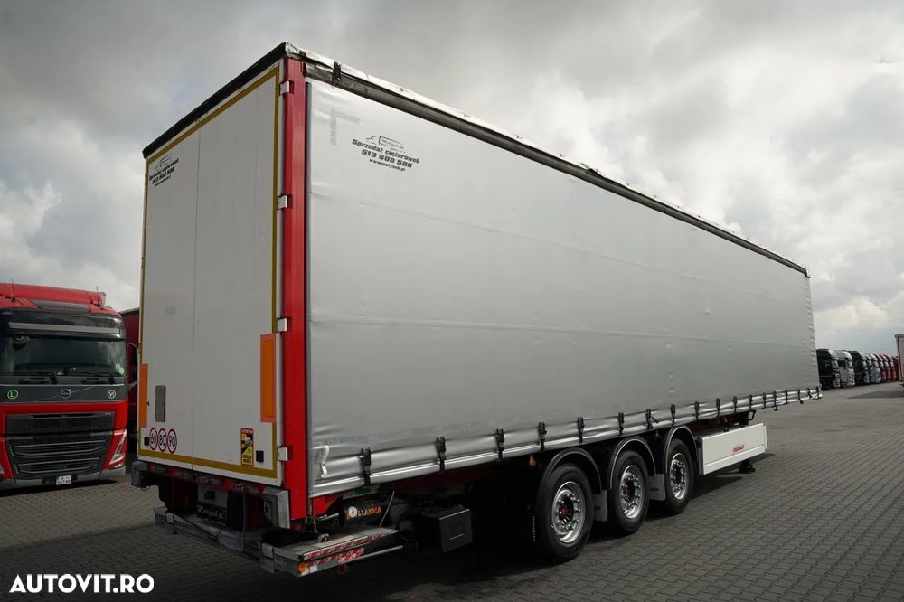 Fruehauf / SEMIREMORCĂ CU PRELATĂ (CURTAINSIDER) / TRANSPORT PALETI / PLATFORMĂ HIDRAULICĂ DHOLLANDIA - 2.000 KG / PODEA REZISTENTĂ (HEAVY-DUTY) / AXĂ LIFTABILĂ / AXE SAF / - 6