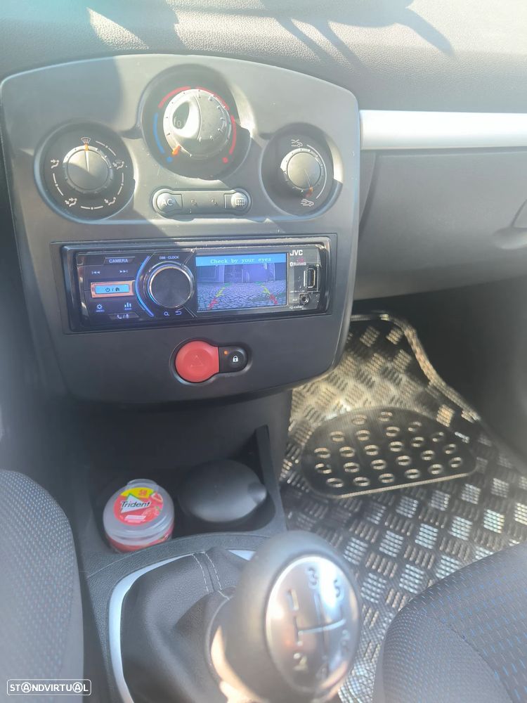 Renault Clio 1.2 16V Dynamique - 19