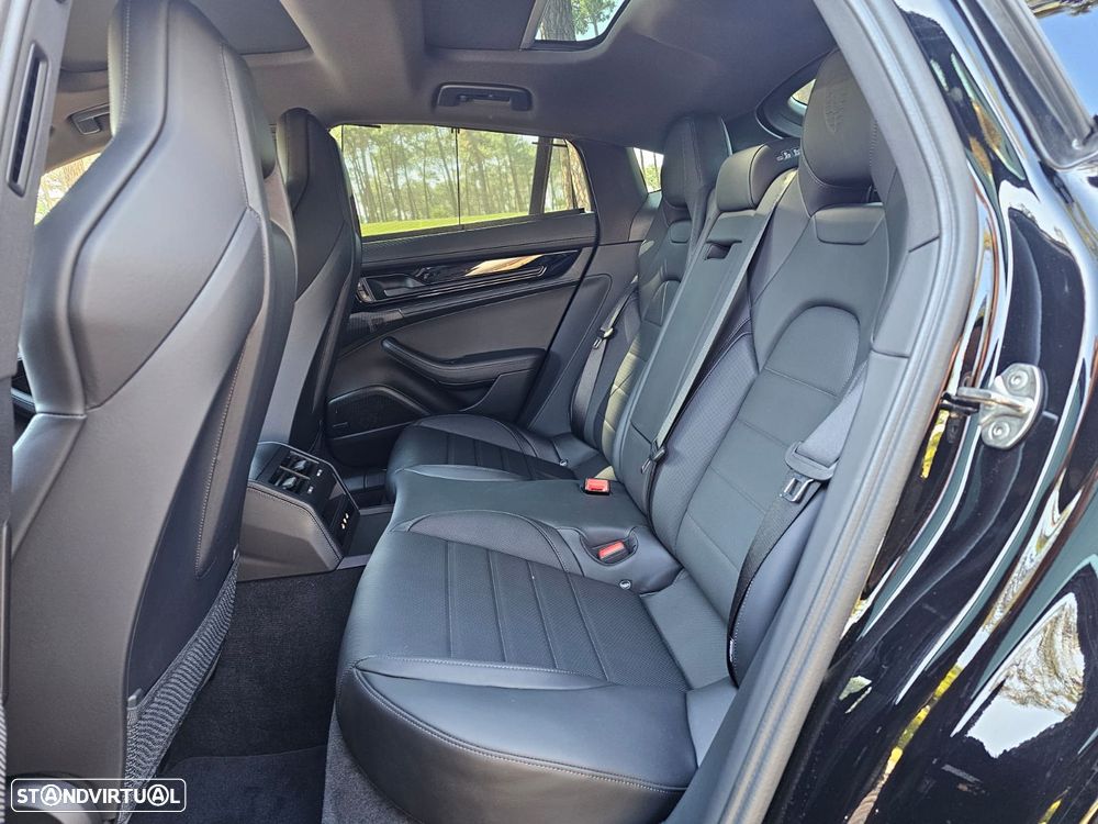 Porsche Panamera 4 E-Hybrid - 23