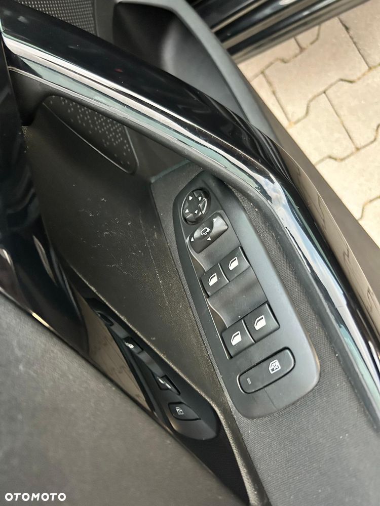 Peugeot 208 1.2 VTi Allure - 39