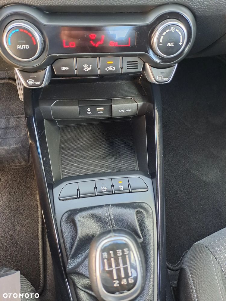 Kia Stonic 1.4 L - 19